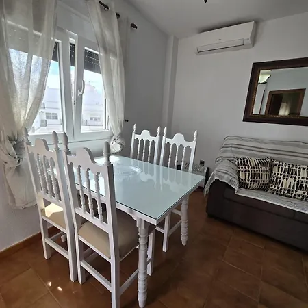 Junto Al Mar En El Centro De Conil Apartamento